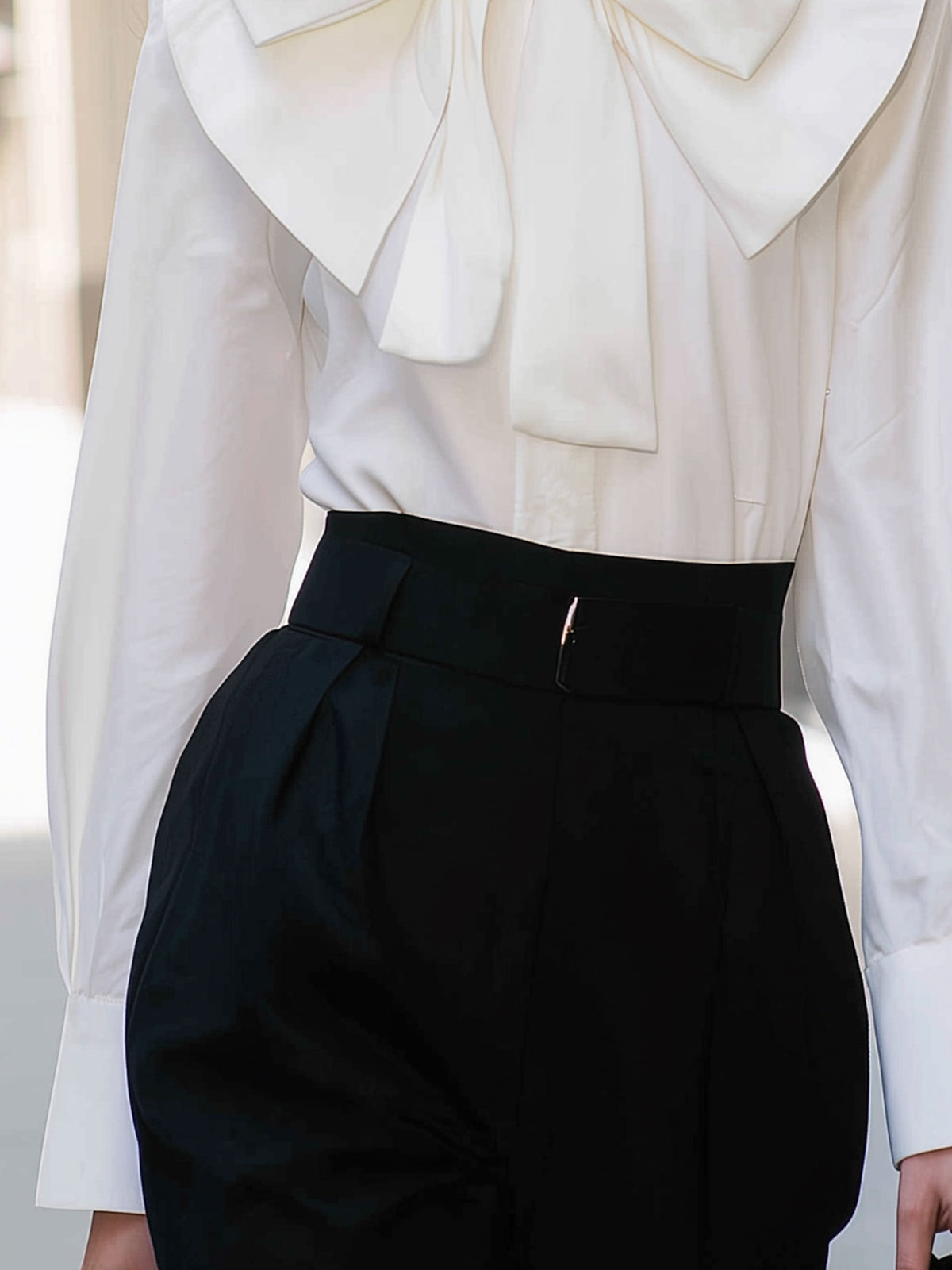 Chic Vintage White Shirt - Large Bow Tie & Stand-up Collar – Quari